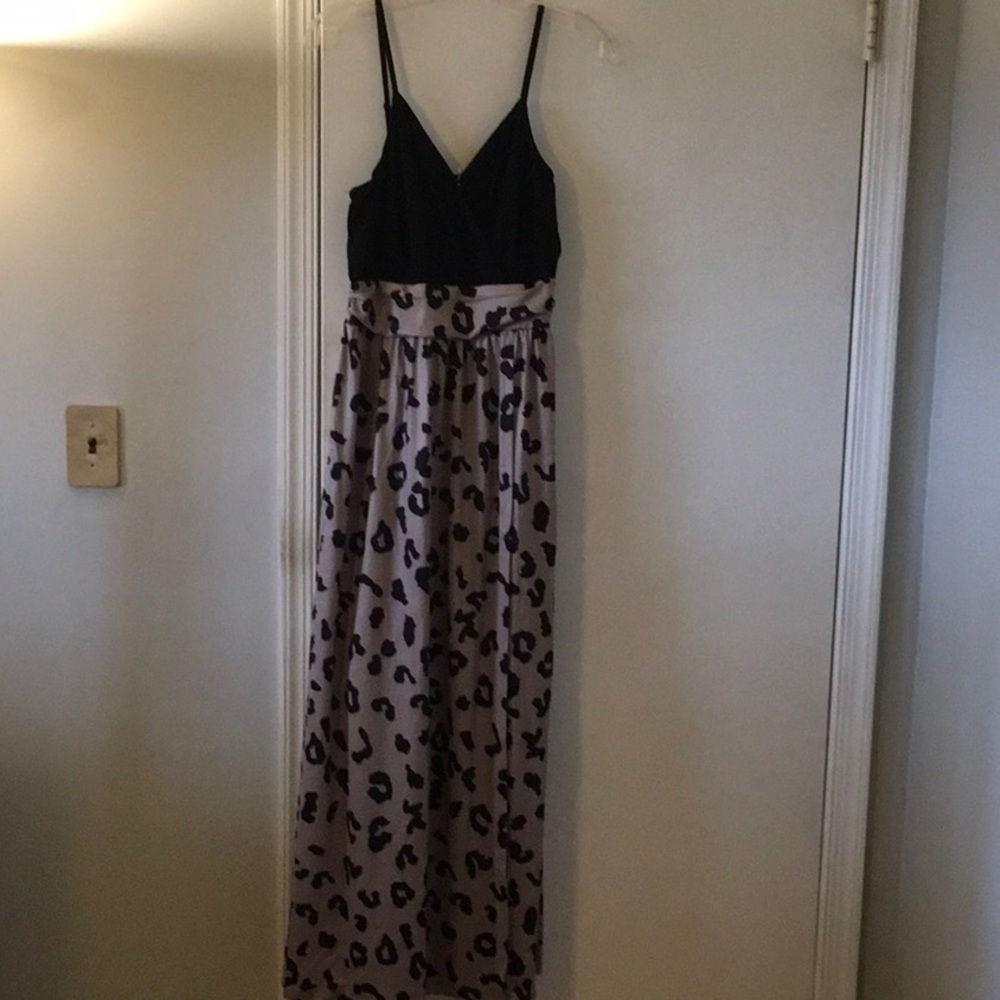 V-neck Maxi leopard sexy dress mob wives vibes